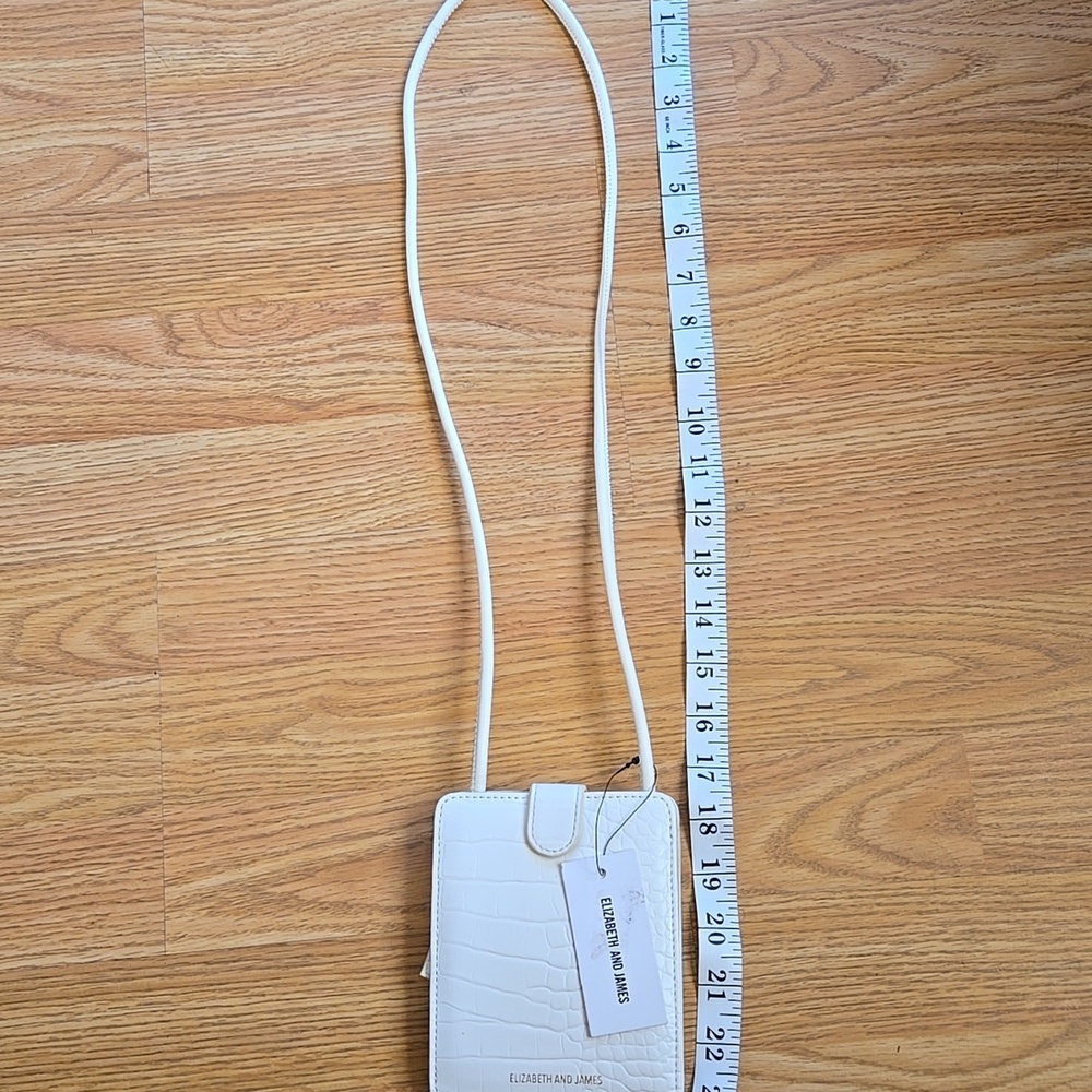 Elizabeth And James Wallet Necklace - Picture 7 of 7